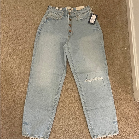 Universal Thread Light Blue High Rise Jeans - Picture 1 of 5